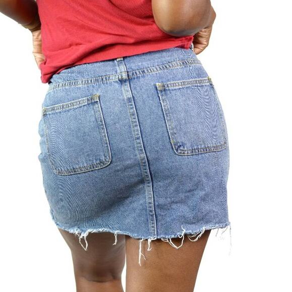 Newbury Kustom Denim Skirt Blue Jean Button Front Mini Rigid Frayed Size Small - Picture 3 of 12